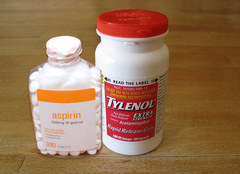 Can I Take Tylenol and a Daily Aspirin at The Same Time?
