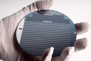 Fraunhofer ISE Teams with EVG to Enable Direct Wafer Bonding for Next-Gen Solar Cells