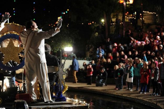 2012 Tree Lighting Ceremony and Holiday River Parade_1