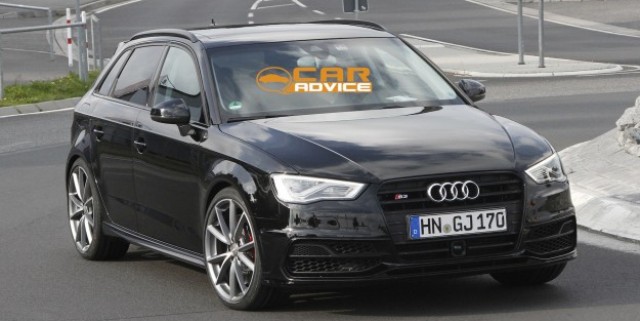 Audi RS3: Performance Hatch Test Mule Spied
