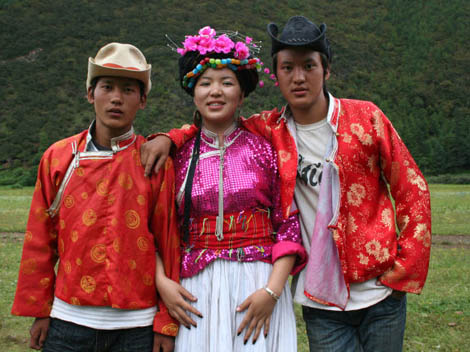 Pumi Ethnic Group: Jacket Is The Usual Apparel_1