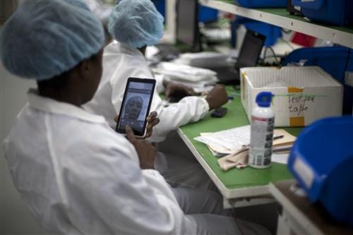 Rival Tablet Manufacturers Launch in Haiti