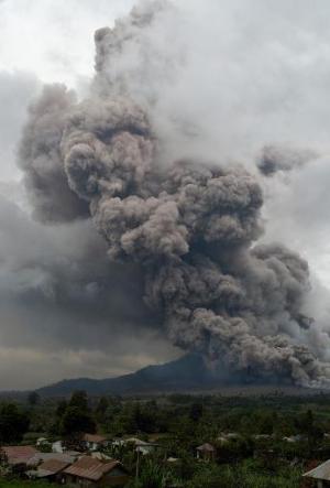 Indonesian Volcano Erupts 30 Times as 20, 000 Displaced