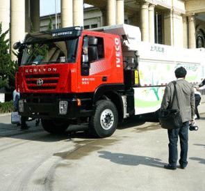 18 XCMG Garbage Trucks Delivered to Hainan