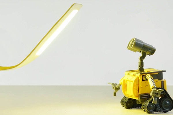 The Working Desk Lamp Can Be Distorted as You Like_3