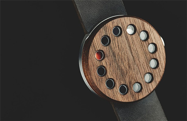 An Interesting Wooden Watch_1