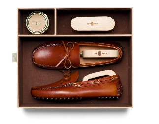 Gentleman'S Driving Accessories: The Perfect Car Shoe Kit_1