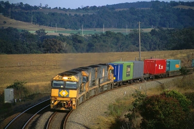 Government Begins Briefings on Melbourne-Brisbane Freight Rail Track
