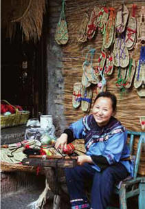 Focus Vision - China Culture - A TOWN OUT OF TIME : FENGHUANG_3