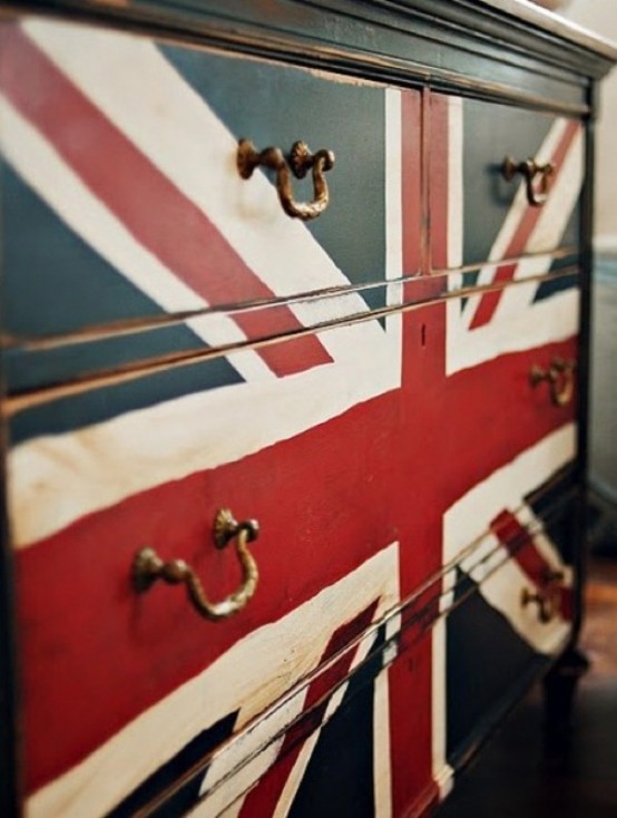 Union Jack Furniture Collection to Make Bright Accents