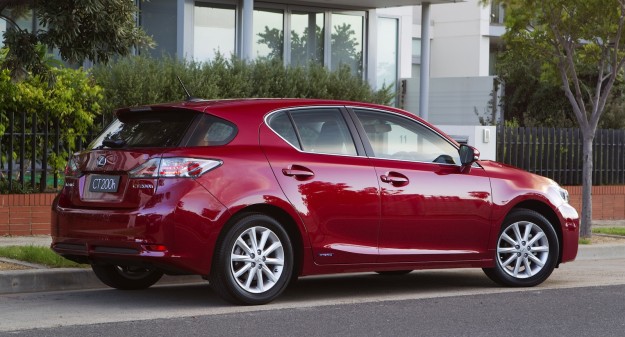 Lexus CT200h: Hybrid Hatch Tweaked with Extra Features_1