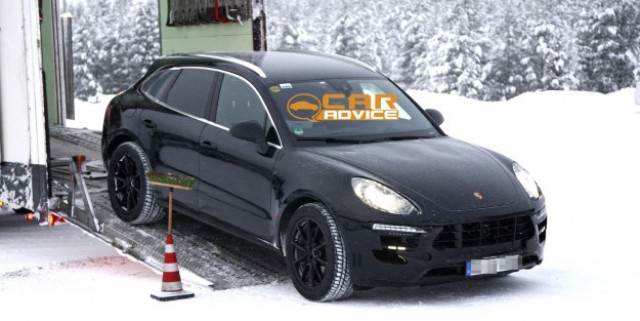 Porsche Macan: Baby Cayenne Spied in The Snow