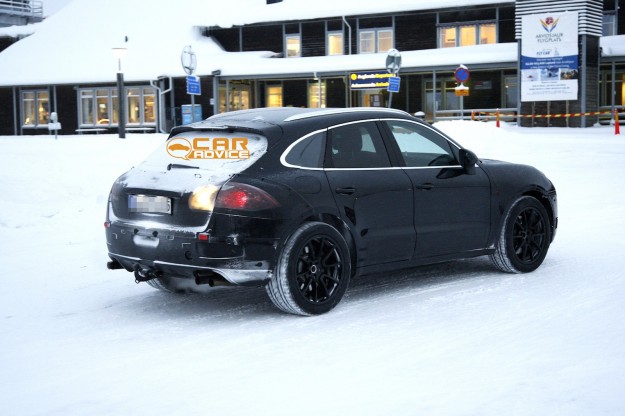 Porsche Macan: Baby Cayenne Spied in The Snow_2