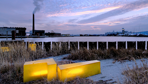 Milwaukee's New Waterfront Plaza: Architecture and Light_2