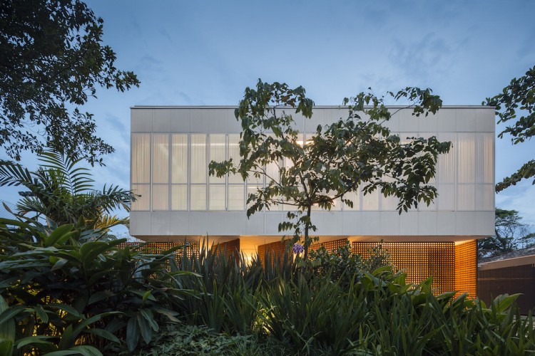 Minimalist Concrete Casa Branca In The Tropics_9