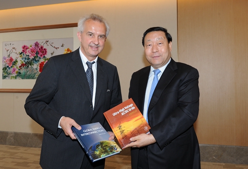 Liu Zhenya Met with Acatech President Reinhard F. Huttl_1