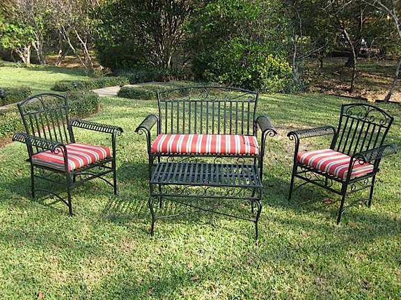 Consider Pros And Cons Of Wrought Iron, How Do I Know If My Patio Furniture Is Wrought Iron