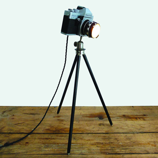 Charming & Vintage: The Camera Table Lamp