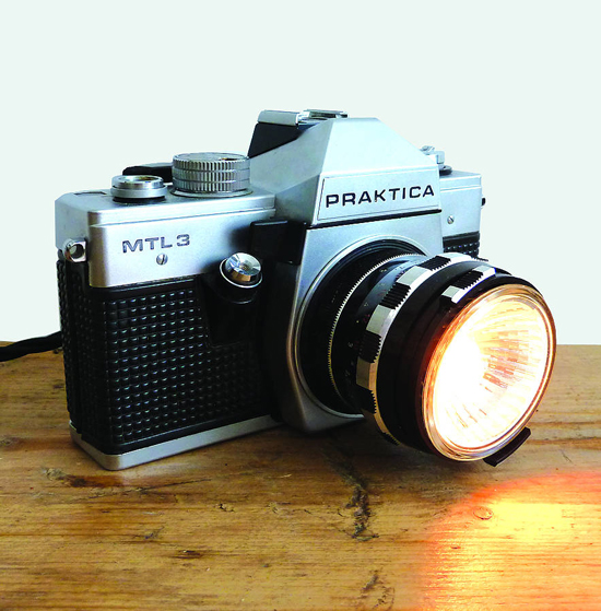 Charming & Vintage: The Camera Table Lamp_2