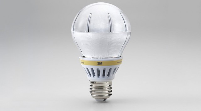 3M’s first LED bulb uses TV tech to appeal to lighting Luddites