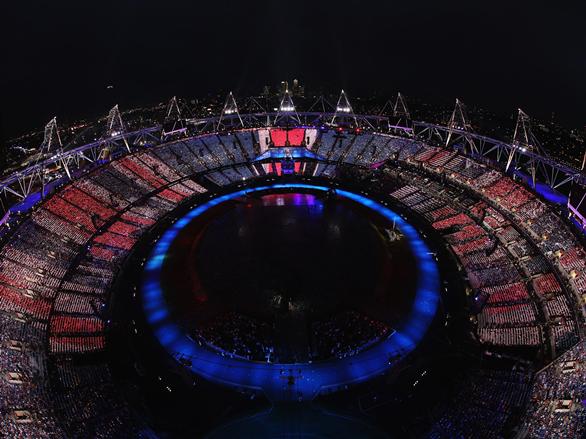 Animated Pixel Display Lights up Olympic Opening Ceremony