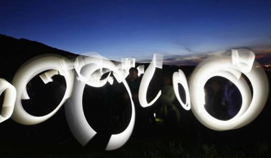 Lighting up Edinburgh: Hundreds of people wear LED lights in practice for opening of city's international festival_1