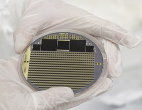 Fraunhofer ISE and Soitec Achieve 43.6% Efficiency with Four-Junction CPV Cell