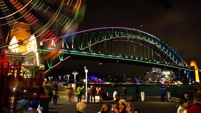 LED Lightings Sparks Sydney Harbour Bridge as World's Biggest Interactive Artwork_1