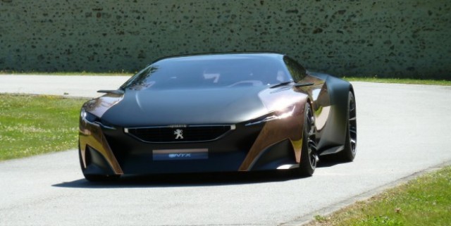 Peugeot Onyx Concept Bound for Goodwood, Taking Passengers