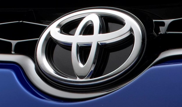Toyota Corolla Sedan: More Teaser Images Revealed_1