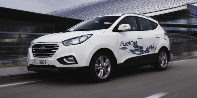 Hyundai ix35 Fuel Cell: Europe's First Hydrogen Production Cars Delivered