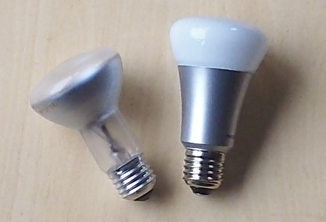 Philips Hue Network Enabled Multicolour Lightbulbs_1