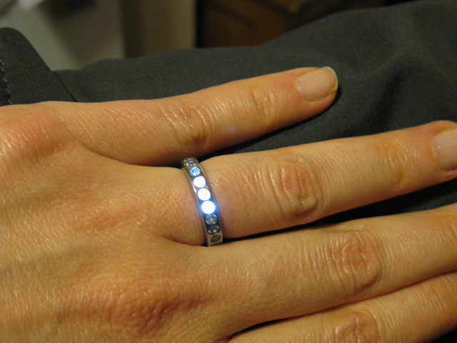 LED Wedding Ring: Track Your Spouse_4