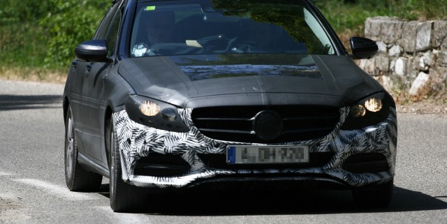 2014 Mercedes-Benz C-Class Spied with More Detail_2