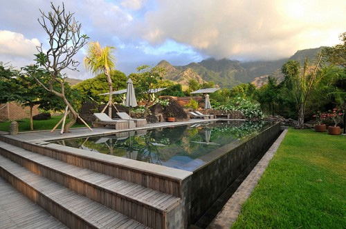 Pick a Favorite From 13 Secluded Swimming Pools_8