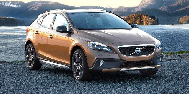 Volvo V40 Cross Country: Tougher Hatch Here in August
