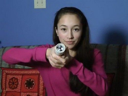 15-Year-Old Canadian Girl Invents LED Flashlight Powered by Hand Heat
