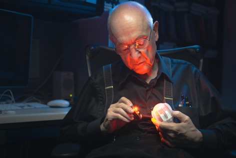 LED Inventor Nick Holonyak Reflects on Discovery 50 Years Later_1
