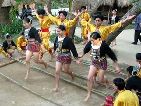 Li Ethnic Minority's Firewood Gathering Dance_1
