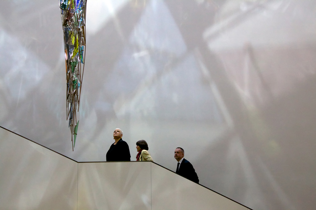 Olafur Eliasson's Breathtaking Wirbelwerk Glass & Light Exhibit_3