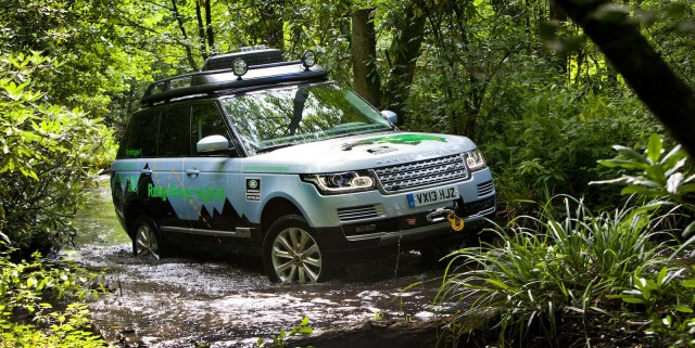 Range Rover Hybrid: 6.7sec 0-100km/H, 6.4l/100km