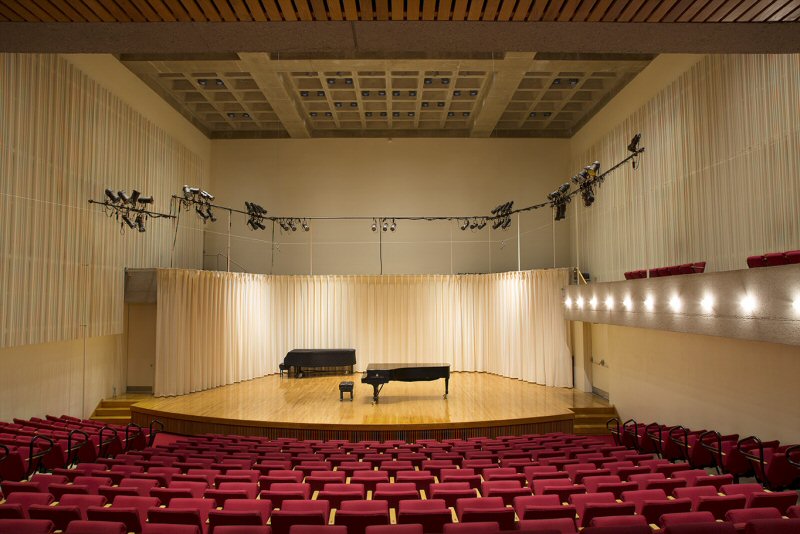 U. S. College Converts Old Recital Hall Lighting to Smart LED Solution