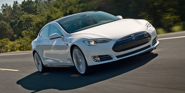Tesla Motors Sets Sights on Self-Driving Model S by 2016