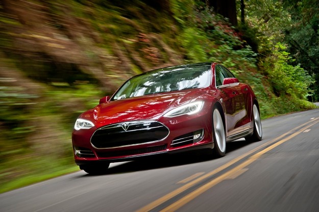Tesla Motors Sets Sights on Self-Driving Model S by 2016_1