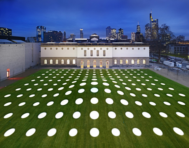 Architects Cover Museum Roof in 195 Roof Lights_1