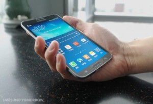 Samsung Debuts Smartphone with Curved Display, But Only for Korea