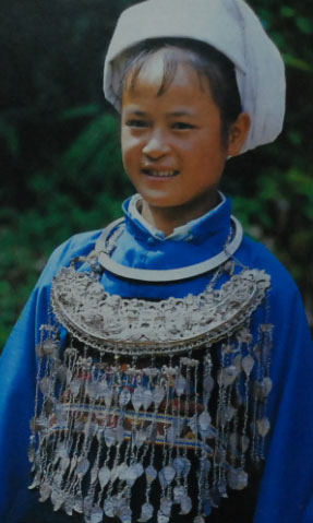 China's Minority Peoples - The Shuis_1