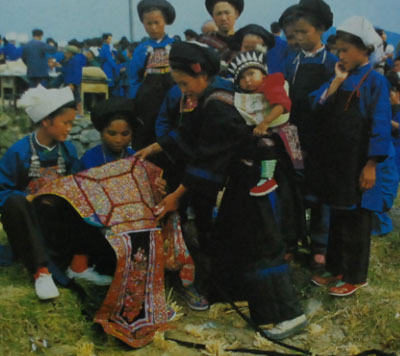 China's Minority Peoples - The Shuis_3