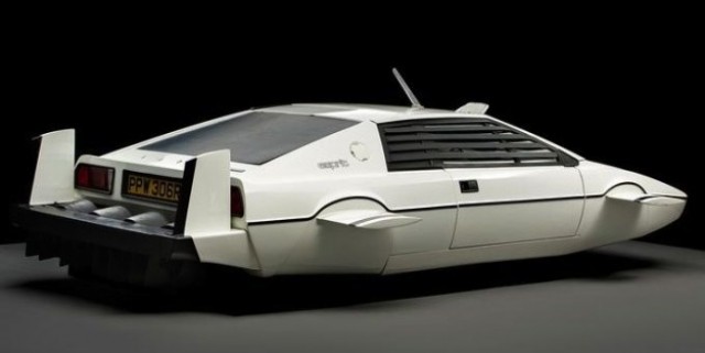 Elon Musk to Transform 007&#039; S Lotus Esprit Into a Real Submarine Car