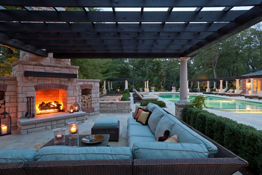 Cozy & Romantic Outdoor Fireplace Designs_5
